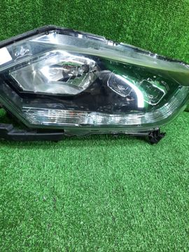 ФАРА НА HONDA VEZEL RU3