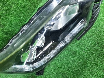 ФАРА НА HONDA VEZEL RU3