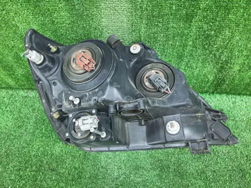 ФАРА НА TOYOTA HARRIER MCU15W