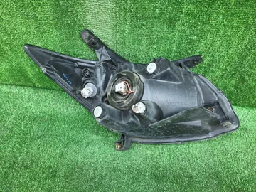 ФАРА НА TOYOTA VOLTZ ZZE136