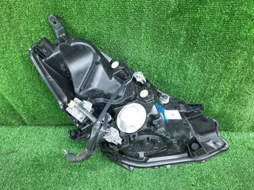 ФАРА НА TOYOTA VITZ KSP130