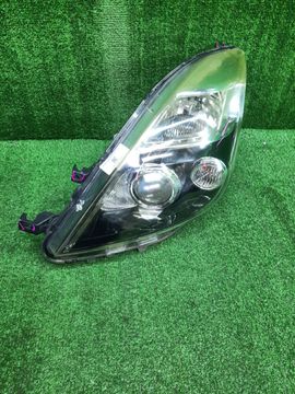 ФАРА НА TOYOTA ISIS ANM10G