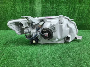 ФАРА НА TOYOTA COROLLA  AXIO NZE141