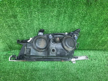 ФАРА НА TOYOTA CALDINA ST210G