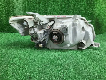 ФАРА НА TOYOTA COROLLA FIELDER NZE141G