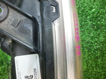 ФАРА НА MITSUBISHI CHARIOT GRANDIS N84W