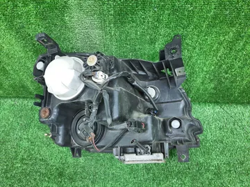 ФАРА НА MITSUBISHI DION CR9W