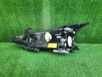 ФАРА НА MITSUBISHI GRANDIS NA4W