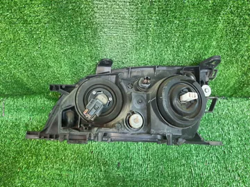 ФАРА НА TOYOTA CALDINA ST210G