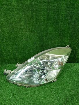 ФАРА НА TOYOTA ISIS ANM10G