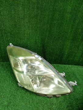 ФАРА НА TOYOTA ISIS ANM10G
