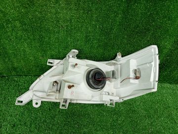 ФАРА НА NISSAN SERENA TC24