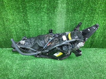 ФАРА НА TOYOTA WISH ZGE21G