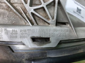 ФАРА НА TOYOTA CROWN GRS180