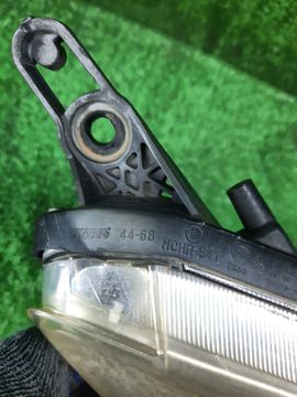 ФАРА НА TOYOTA ISIS ANM10G