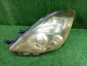 ФАРА НА TOYOTA ISIS ANM10G