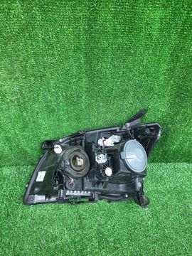 ФАРА НА TOYOTA AVENSIS AZT251