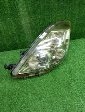 ФАРА НА TOYOTA ISIS ANM10G