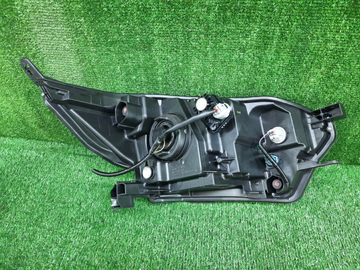 ФАРА НА NISSAN ROOX B44A
