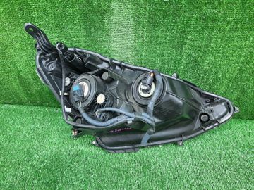 ФАРА НА TOYOTA AQUA NHP10