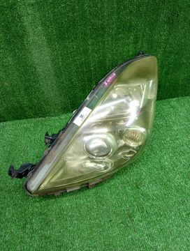 ФАРА НА TOYOTA ISIS ANM10G