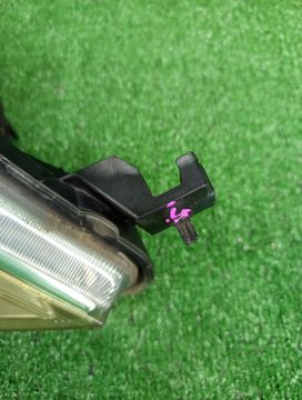 ФАРА НА TOYOTA ISIS ANM10G