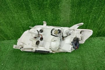 ФАРА НА TOYOTA COROLLA  AXIO NZE141