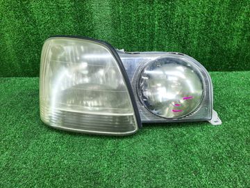ФАРА НА TOYOTA PROGRES JCG10