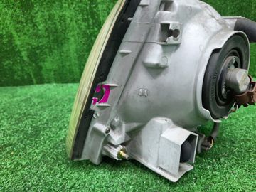 ФАРА НА TOYOTA PROGRES JCG10