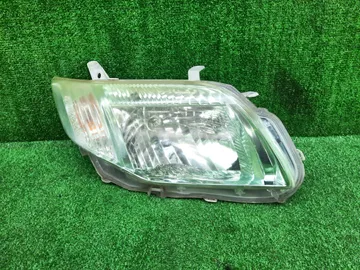 ФАРА НА TOYOTA COROLLA  AXIO NZE141