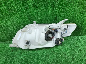 ФАРА НА TOYOTA COROLLA  AXIO NZE141