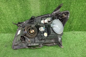 ФАРА НА TOYOTA AVENSIS AZT251