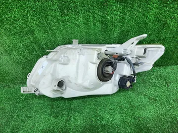 ФАРА НА TOYOTA COROLLA  AXIO NZE141