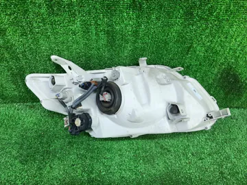 ФАРА НА TOYOTA COROLLA  AXIO NZE141