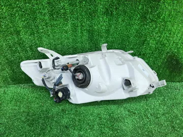 ФАРА НА TOYOTA COROLLA  AXIO NZE141