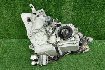 ФАРА НА TOYOTA CROWN GRS180