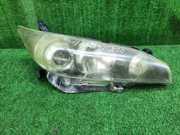 ФАРА НА TOYOTA WISH ZGE21G