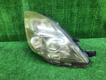 ФАРА НА TOYOTA ISIS ANM10G