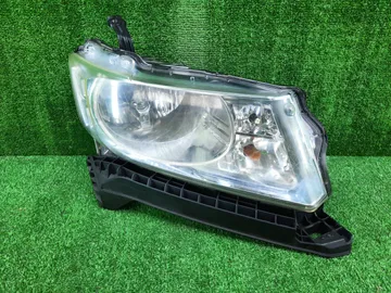 ФАРА НА HONDA FREED SPIKE GP3