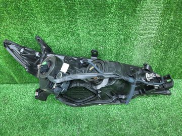 ФАРА НА TOYOTA WISH ZGE21G