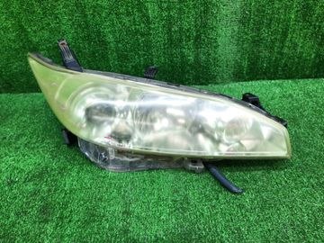 ФАРА НА TOYOTA WISH ZGE21G