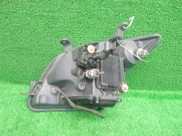 ФАРА НА TOYOTA IST NCP65