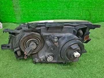 ФАРА НА TOYOTA CALDINA ST210