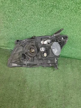 ФАРА НА TOYOTA AVENSIS AZT250