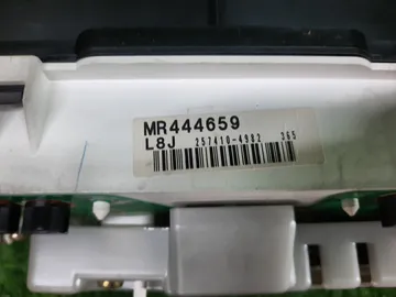 ЩИТОК ПРИБОРОВ НА MITSUBISHI GALANT EC5A 6A13TT
