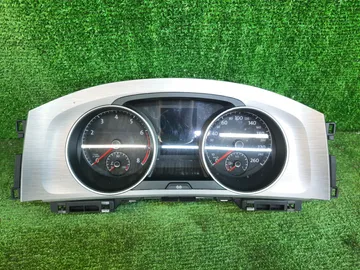 ЩИТОК ПРИБОРОВ НА VOLKSWAGEN GOLF 5G1