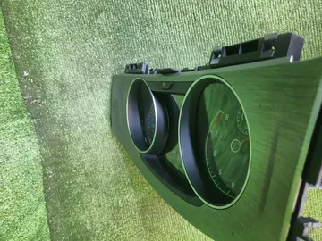 ЩИТОК ПРИБОРОВ НА VOLKSWAGEN GOLF 5G1