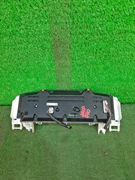 ЩИТОК ПРИБОРОВ НА TOYOTA SIENTA NHP170G 1NZ-FXE