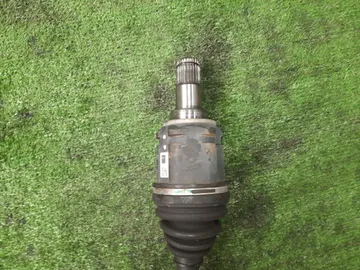 ПРИВОД НА TOYOTA NOAH AZR65G 1AZ-FSE