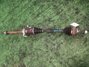 ПРИВОД НА HONDA VEZEL RU3 LEB